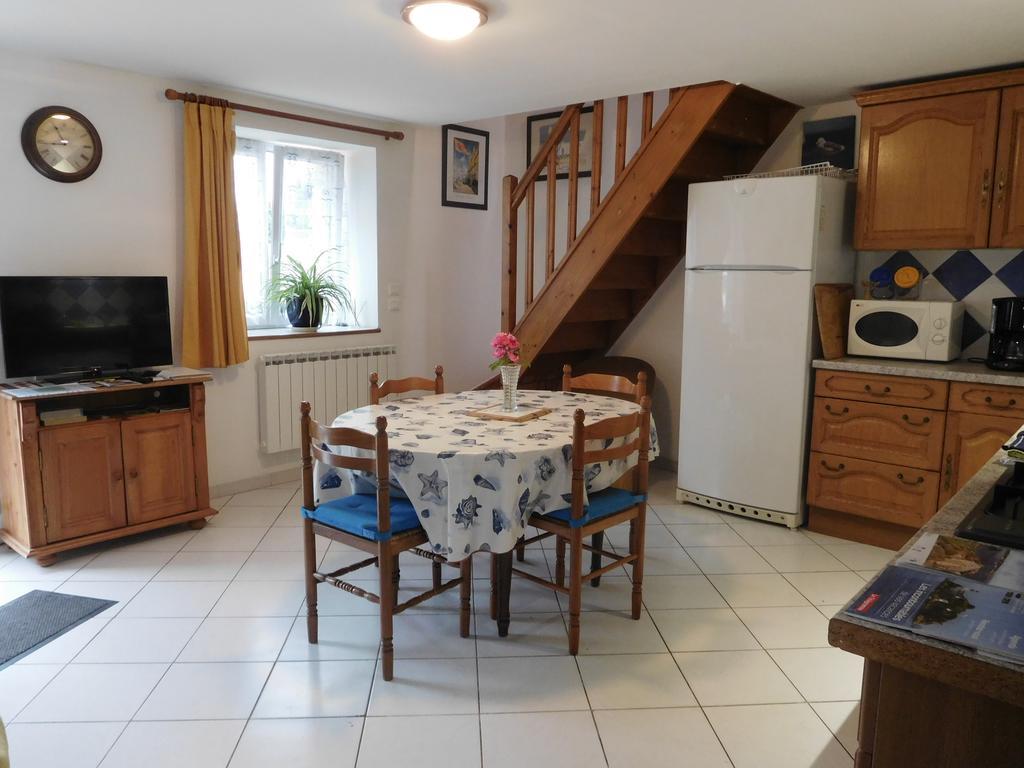 Les Gites de Kerroyal Garlan Extérieur photo