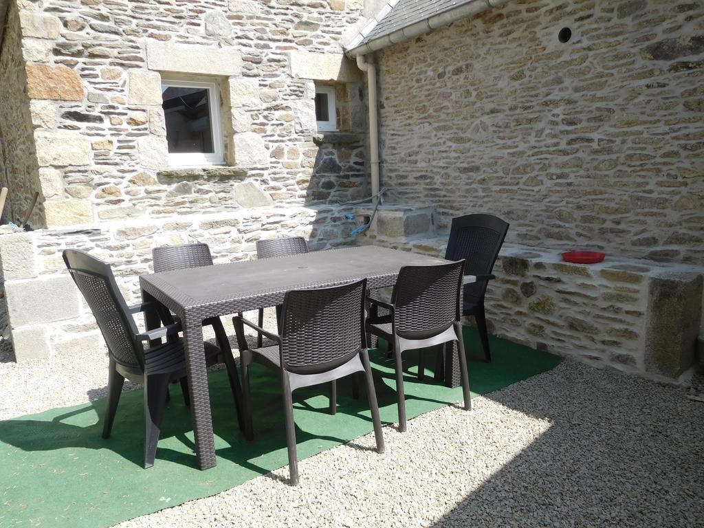 Les Gites de Kerroyal Garlan Extérieur photo